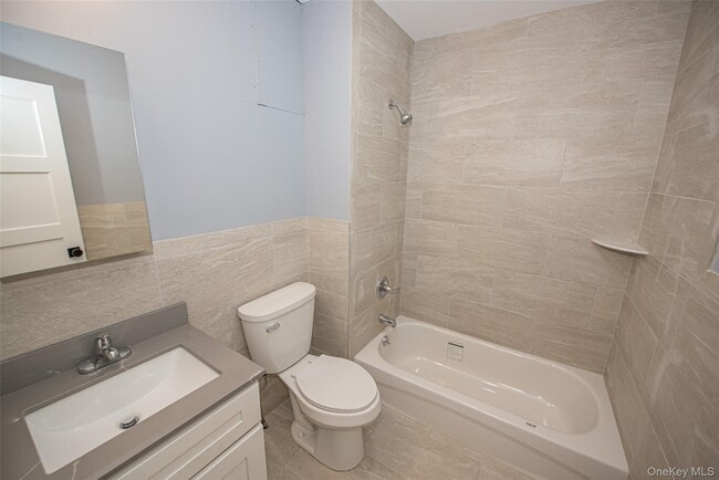 Building Photo - 76 Amity St