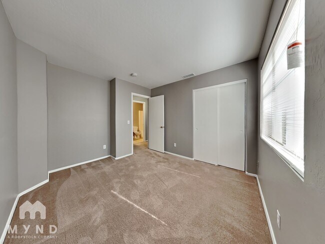Building Photo - 15012 W Watson Ln