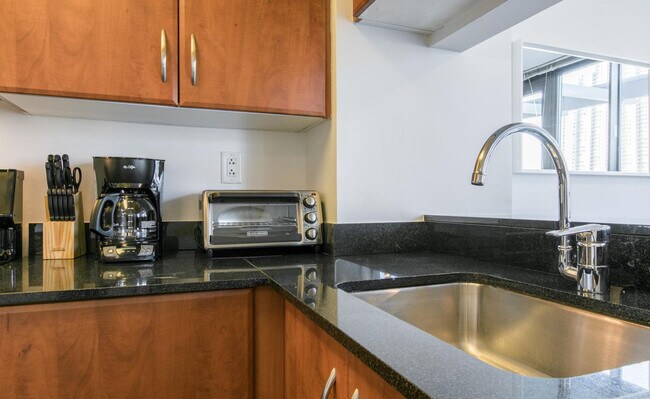 Building Photo - 45 E 33rd St