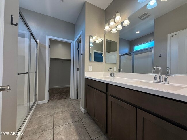 Building Photo - 1255 N Arizona Ave