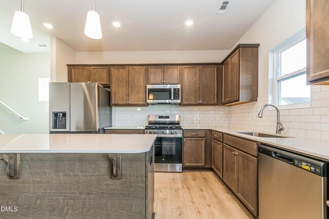 Building Photo - 73 Plantation Dr