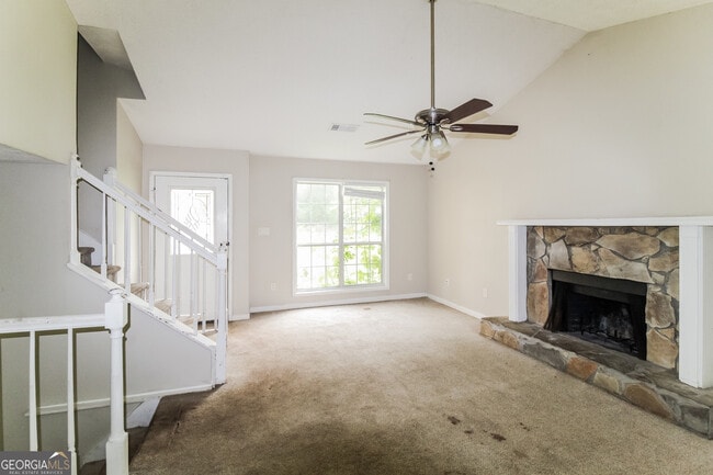 Building Photo - 4799 Wyndam Dr