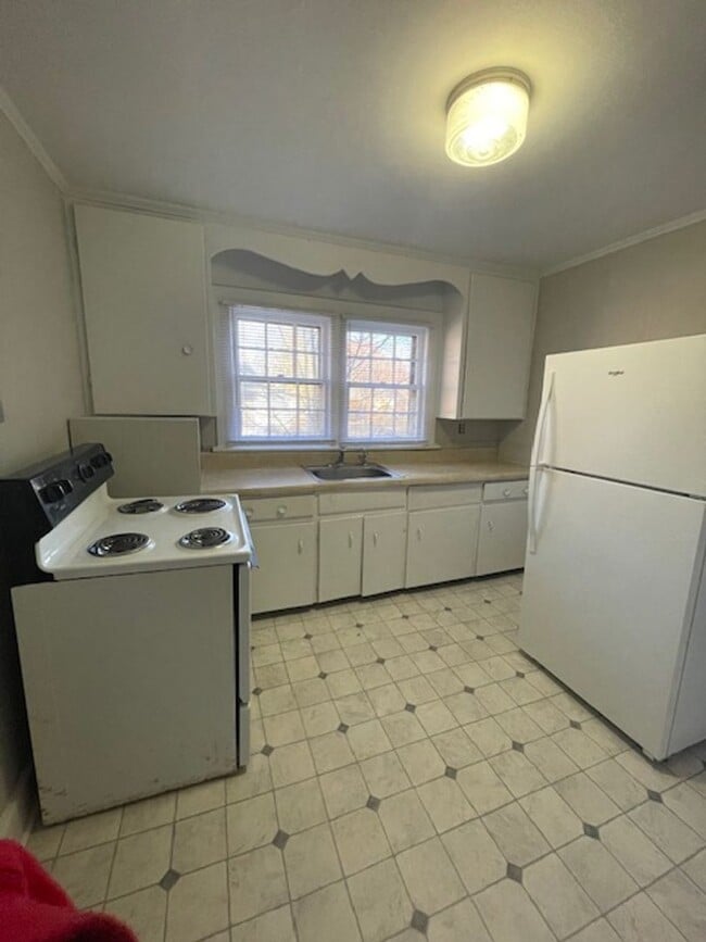 Building Photo - 409 B Birch St