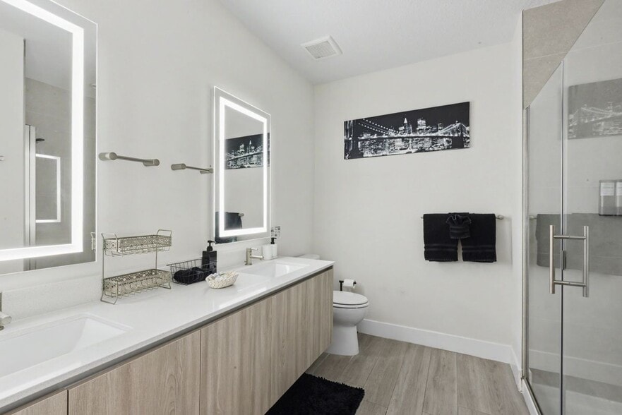 Building Photo - 17416 Hidden Forest Dr