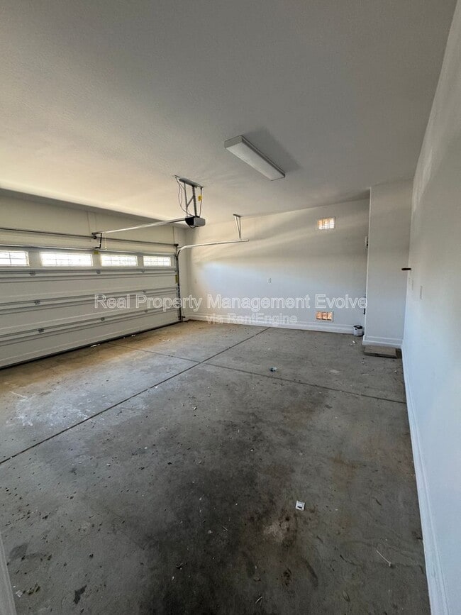 Building Photo - 13014 W Lamar Rd