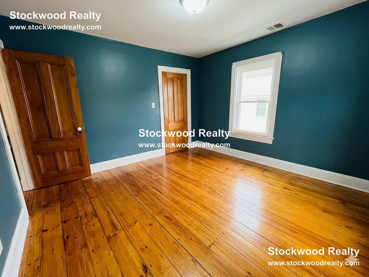 Building Photo - 36 Spring Garden St