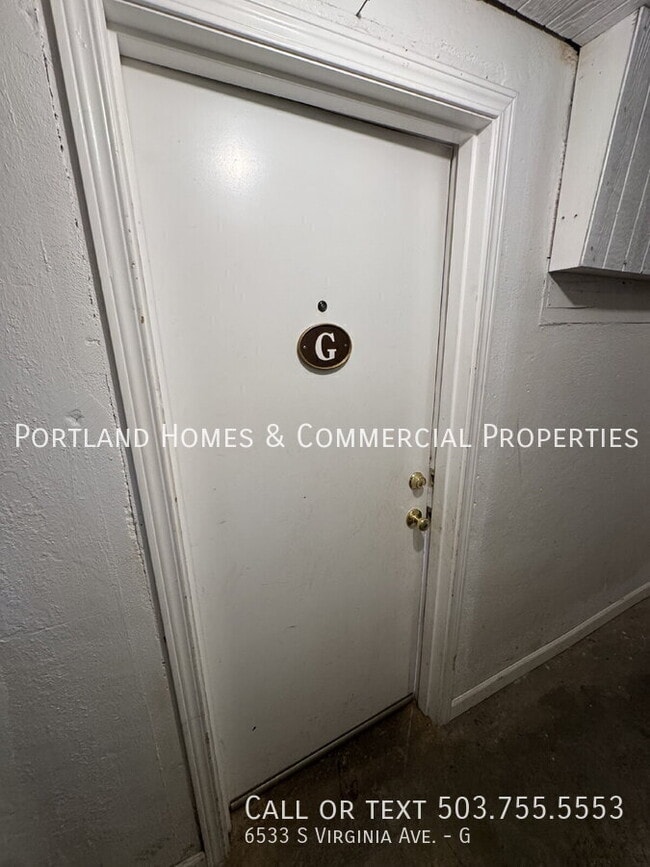 Building Photo - 6533 S Virginia Ave