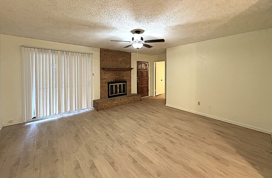 Building Photo - 1119 Rhonda Lee St