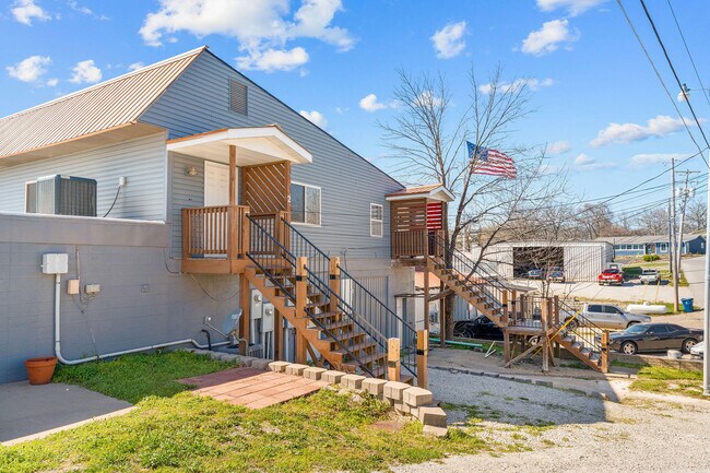 Building Photo - 12056 MO-13