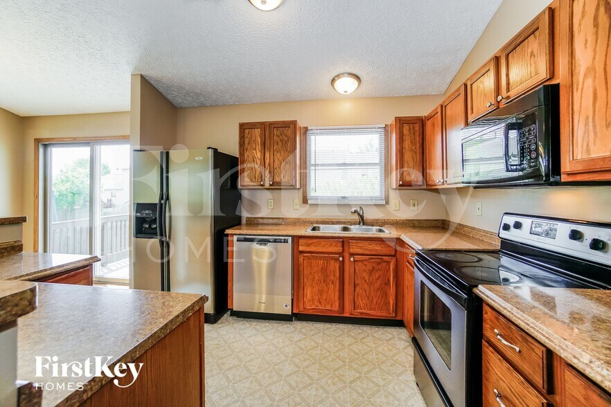 Building Photo - 5673 Larksdale Dr