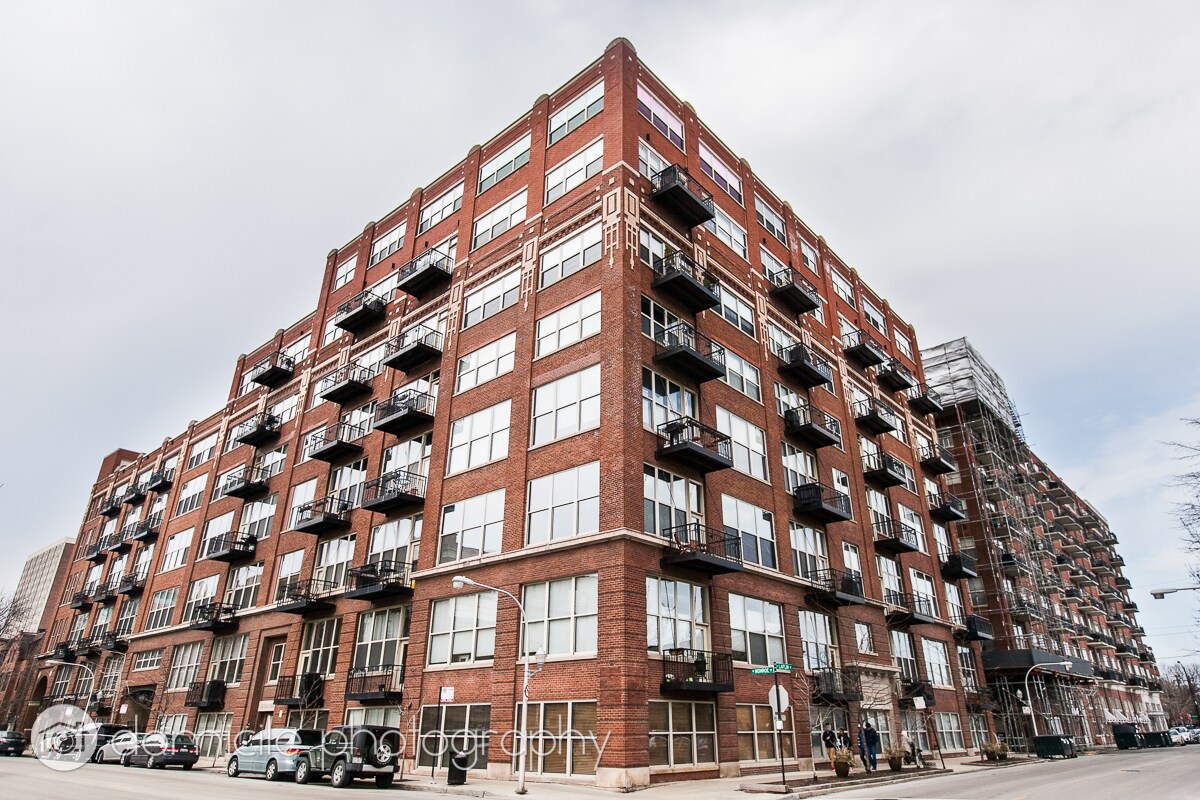 Building Photo - 1500 W Monroe St