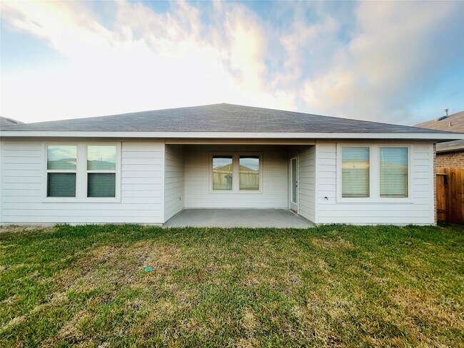 Building Photo - 5146 Bay Mdws Ln