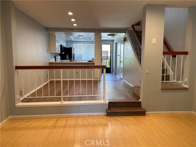 Building Photo - 5604 Las Virgenes Rd