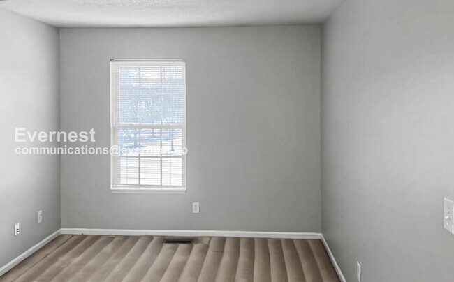 Building Photo - 2 Bed/2.5 Bath Condo with Garage / Pet-Friendly / Available Now!