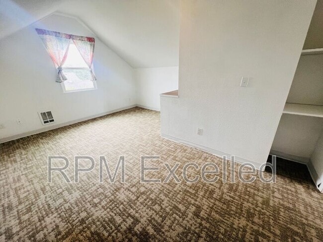 Building Photo - 841 S MacArthur St