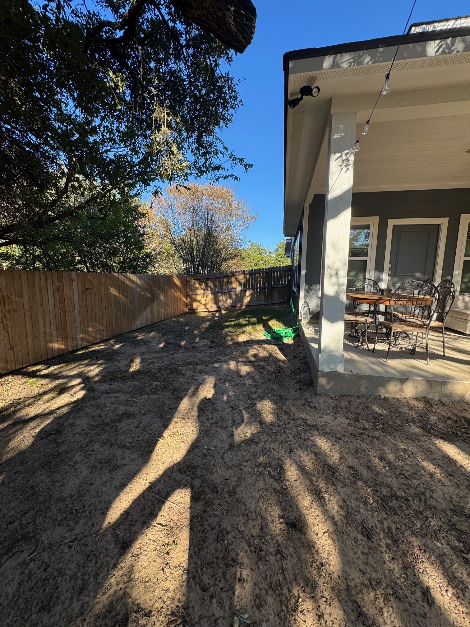 Building Photo - 410 Moran St