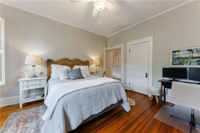 Building Photo - 654 Cresthill Ave NE