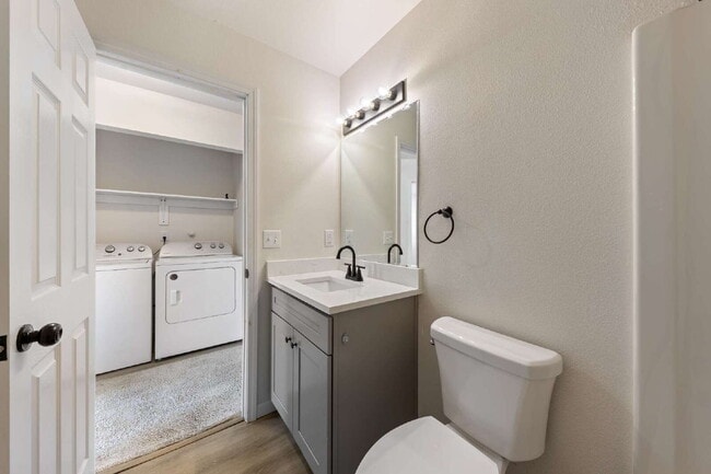 Building Photo - Newly Remodeled 3 bedroom Home