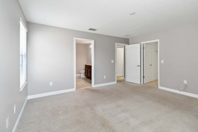 Building Photo - 3/2.5 Beautiful Energy Efficient Home in H...