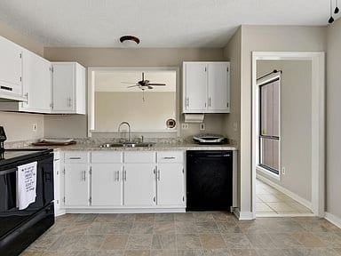 Building Photo - 6954 Candlewood Dr