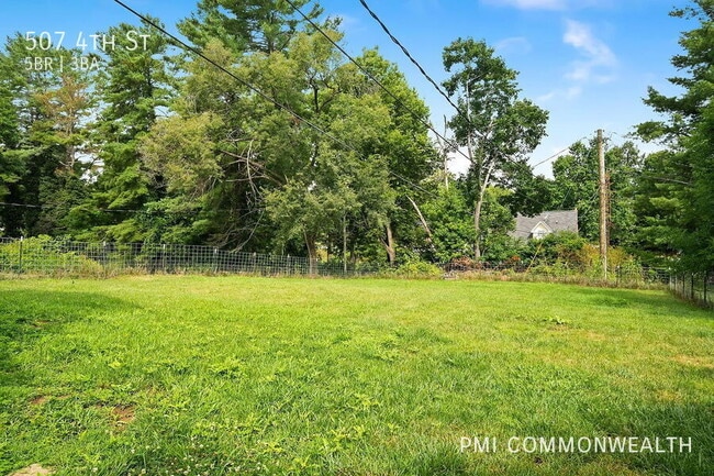 Building Photo - 507 4th St