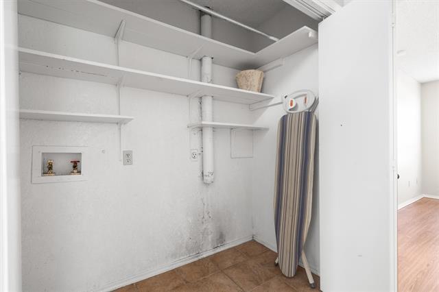 Building Photo - 3018 Hilltop Dr