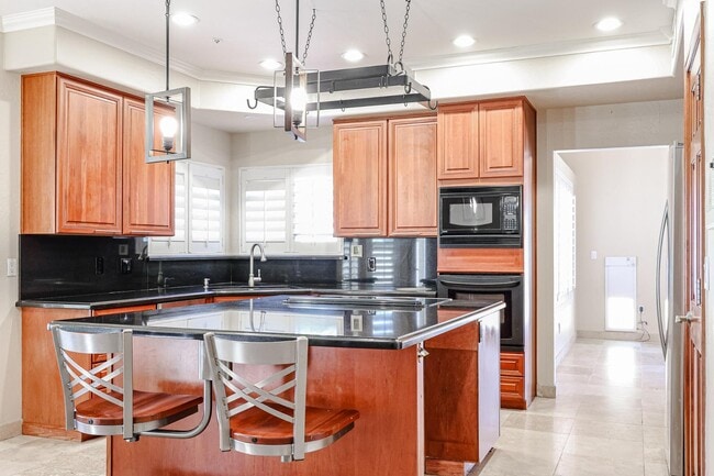 Building Photo - 8830 E Carol Way