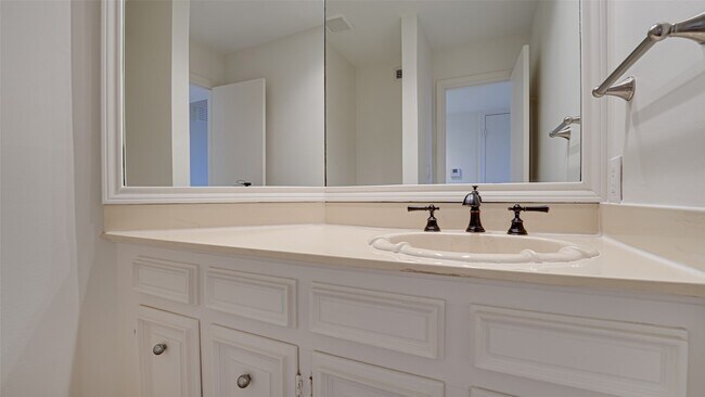 Building Photo - 5818 Orchid Ln