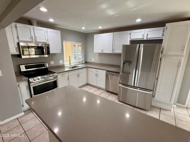 Primary Photo - 14801 N 25th Dr
