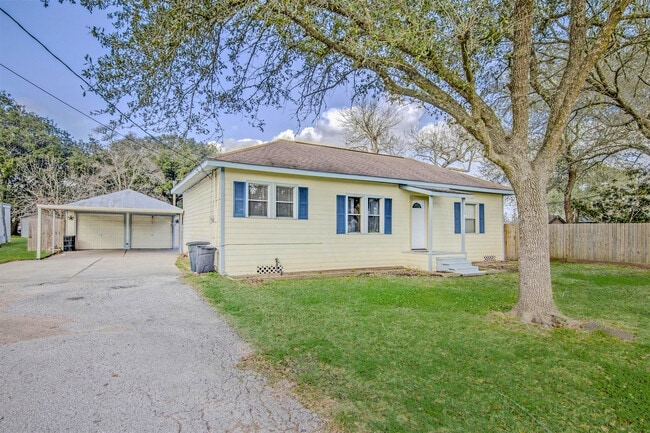 Building Photo - 11844 13th St