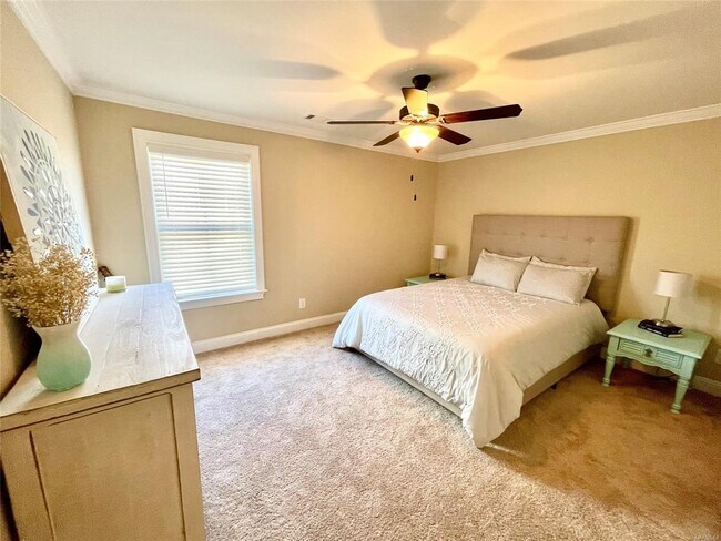 Building Photo - 941 Wheat Ridge Dr