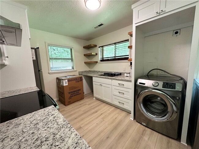 Building Photo - 515 Fallin Ave