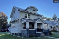 Building Photo - 3401 Mapleway Dr