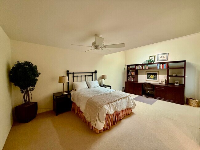 Building Photo - 48835 Mescal Ln