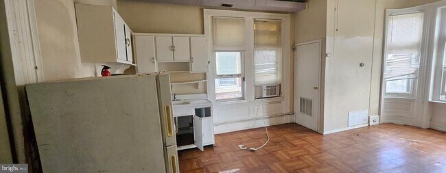 Building Photo - 2206 W Tioga St