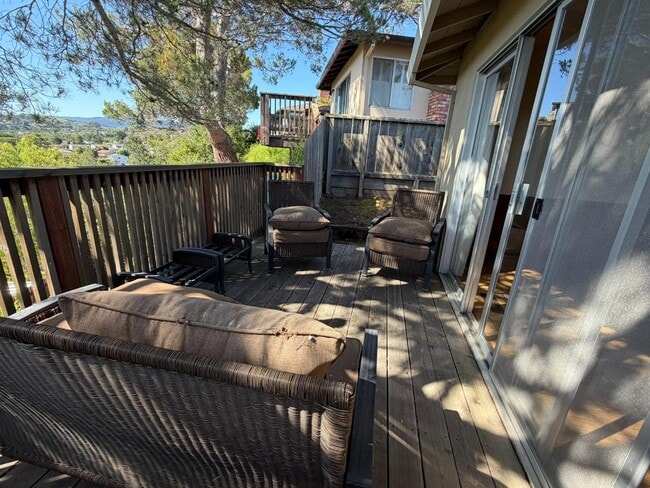 Building Photo - 1355 Palos Verdes Dr