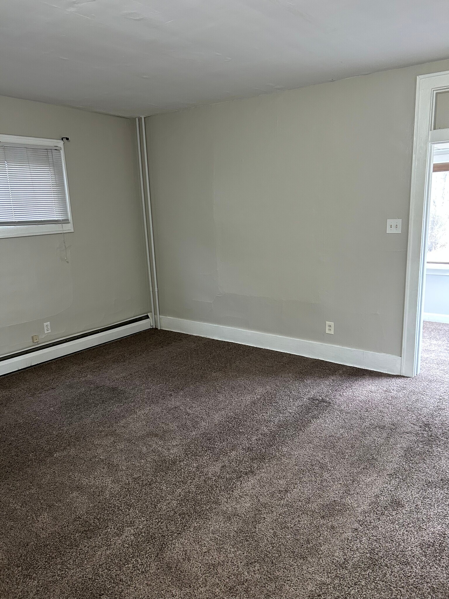 Building Photo - 405 1st St