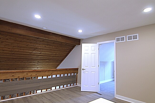 Building Photo - 700 Colby Ct