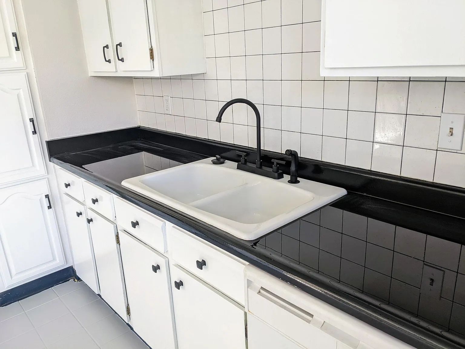 Kitchen - 5777 Tuckerman Ln