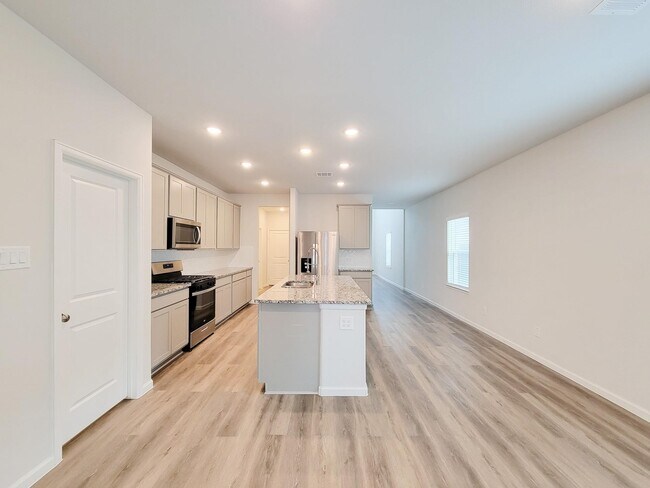 Building Photo - 94 Valiant Ridge Trail