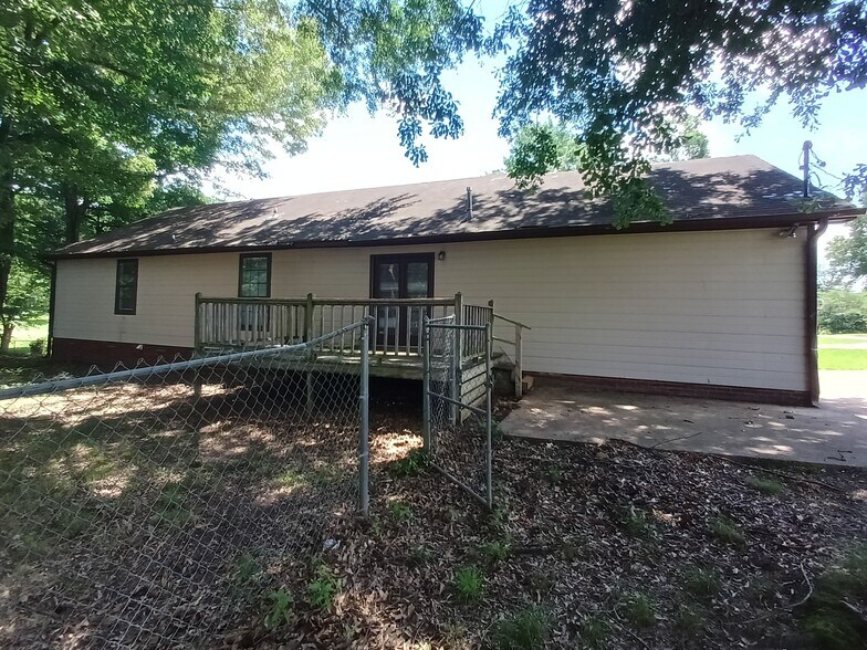 Building Photo - 55 Clement Dr