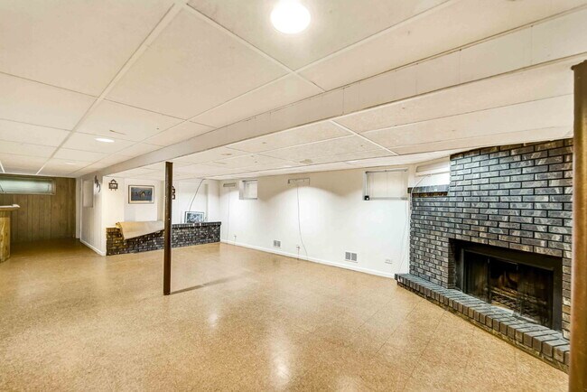 Building Photo - 2725 N Oak Park Ave
