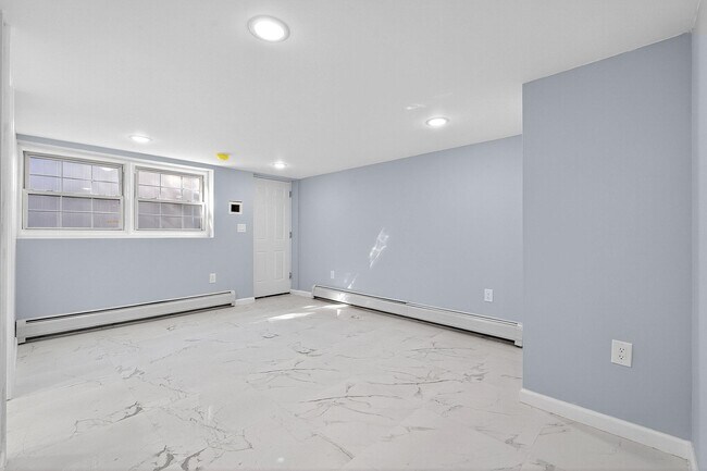 Building Photo - 43 Sycamore Rd