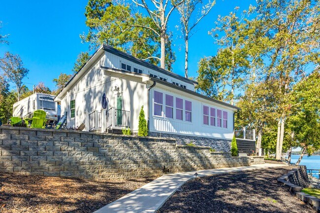 Primary Photo - Beautiful Short term 2 bedroom 2 bath full...