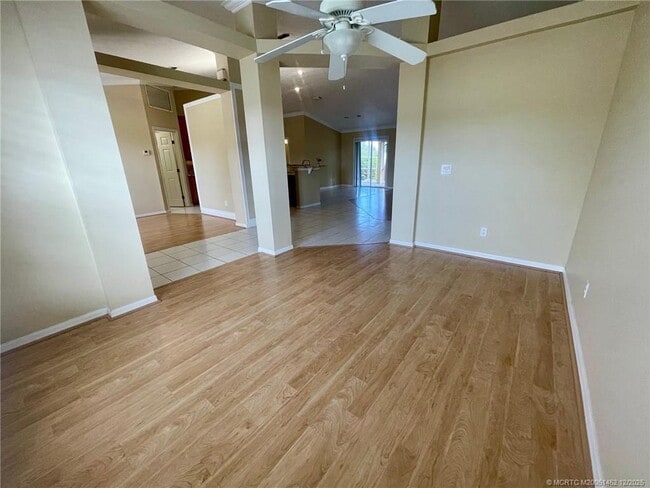 Building Photo - 1397 SW 24th Ln