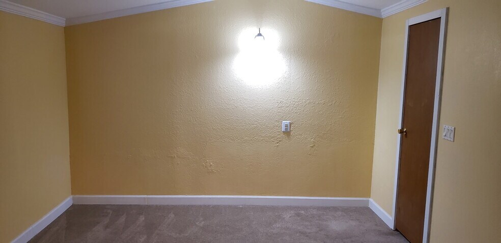 Building Photo - 17014 Meridian Blvd