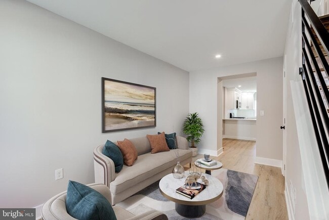 Building Photo - 369 E Hector St