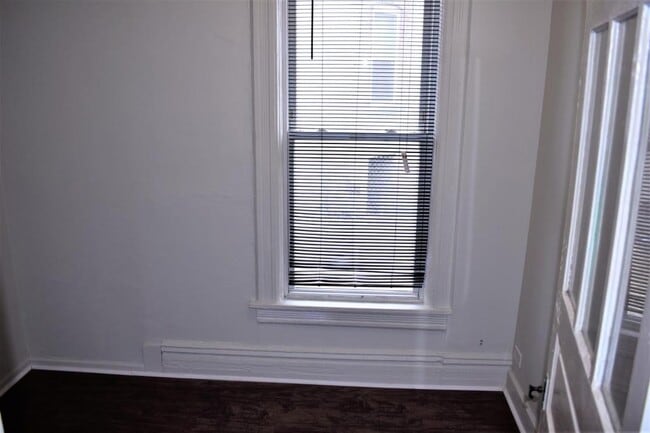 Building Photo - 4835 W Congress Pkwy