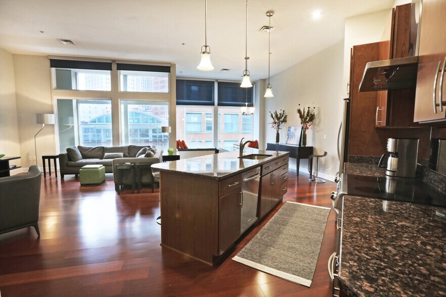 Building Photo - 941 Penn Ave