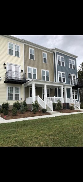 Building Photo - 358 Kara Ln